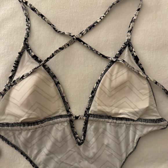 Charlie by Matthew Zink monokini black and white floral print size s/p - Picture 4 of 10